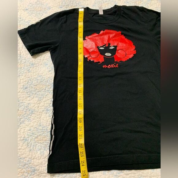 Black Red Afro Moxie Graphic Short Sleeve T-Shirt Small #682 - Picture 4 of 5